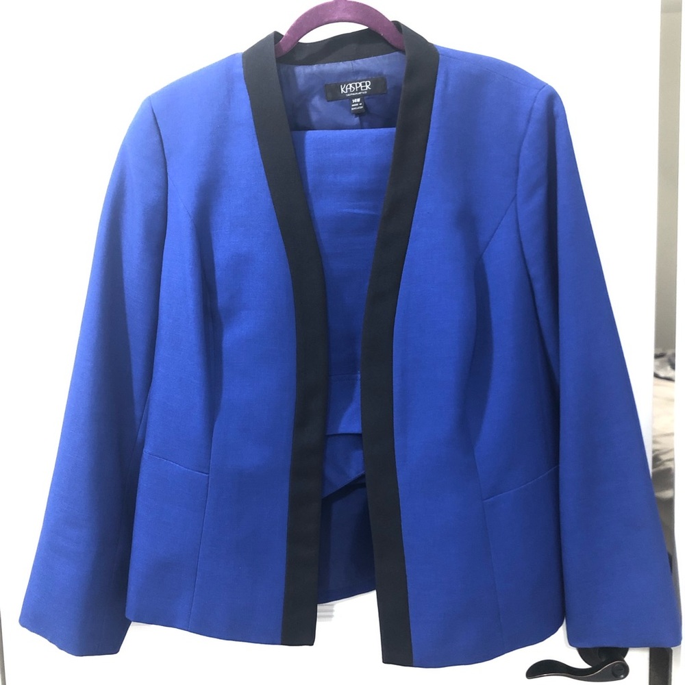 Women’s Plus Size Suit.